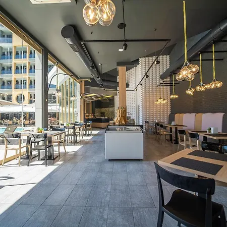 Hvd Viva Club Ultra - Private & Free Parking Hotel 4*