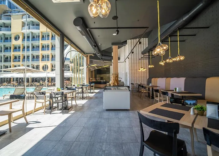 Hvd Viva Club Ultra - Private & Free Parking Hotel 4*