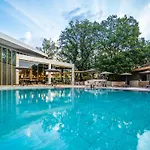 Хотел Hvd Viva Club Ultra - Private & Free Parking 4*